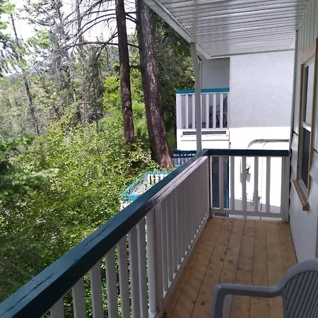 Appletree Inn Radium Hot Springs Exterior photo