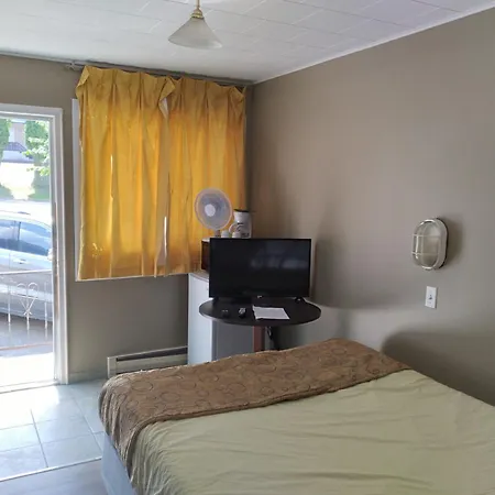 Appletree Inn Radium Hot Springs Room photo