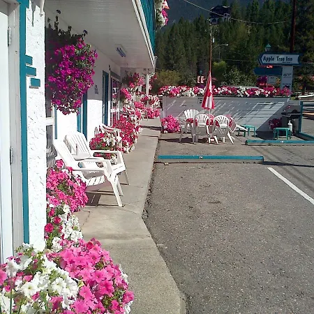 Appletree Inn Radium Hot Springs Exterior photo