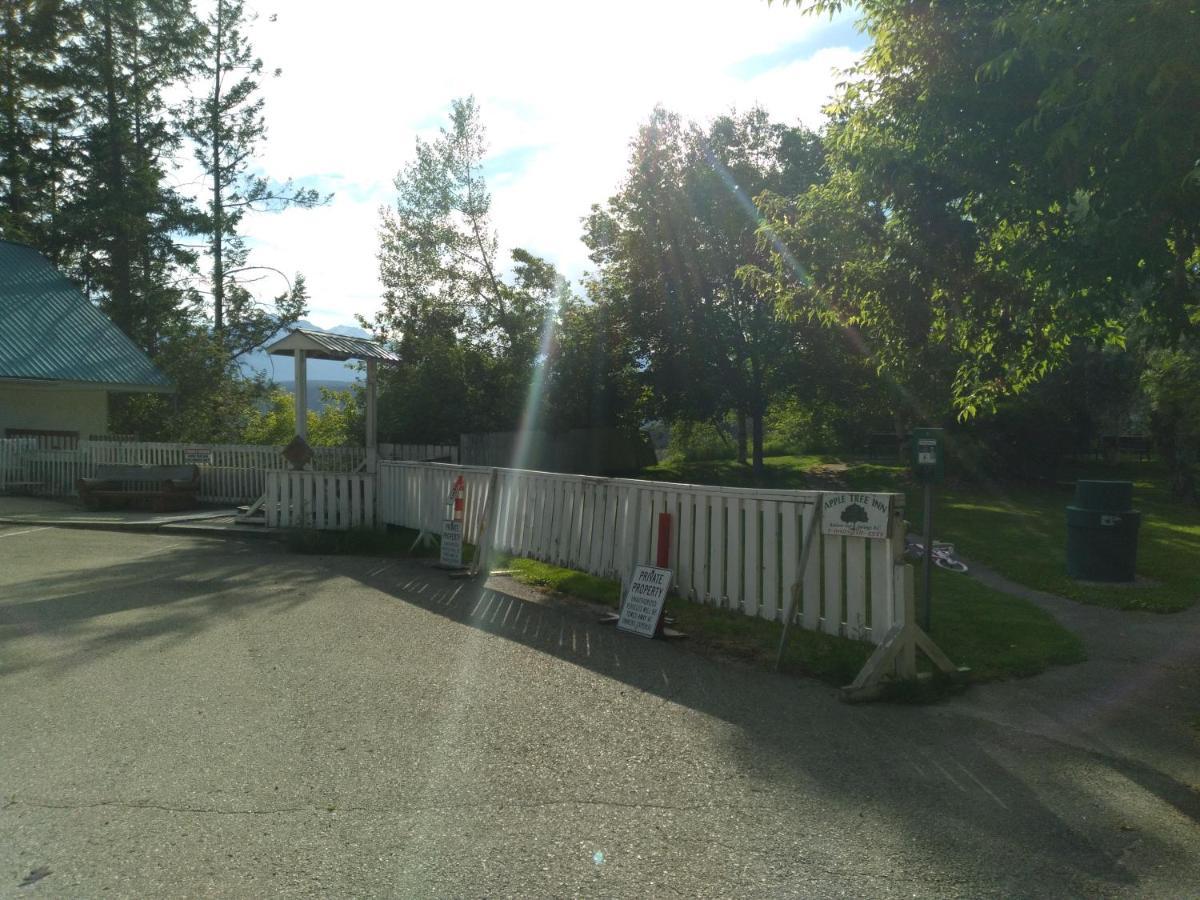 Appletree Aparthotel 2*